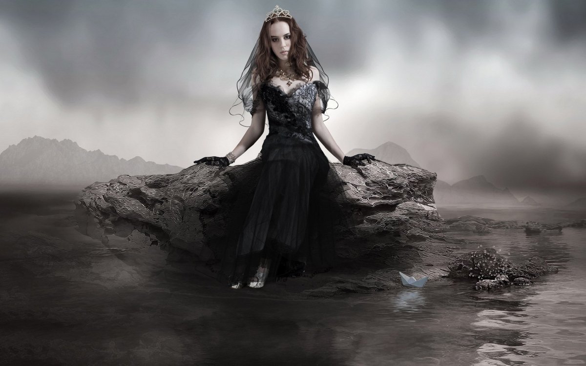 Мрачная девушка в платье