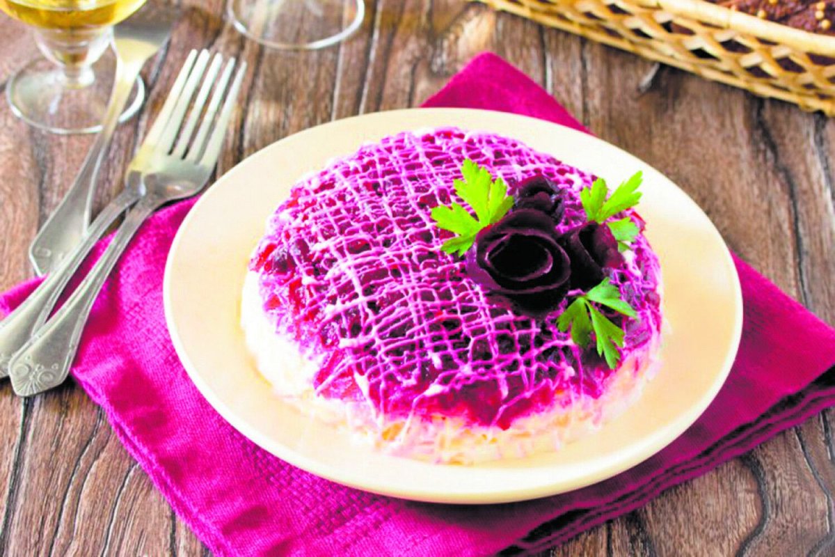 Сельдь под шубой в виде рулета