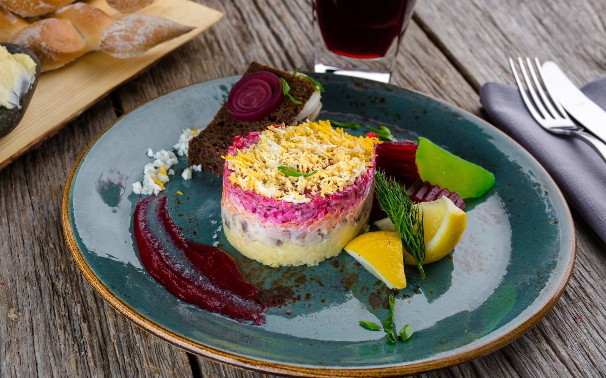 Сельдь под шубой украшение