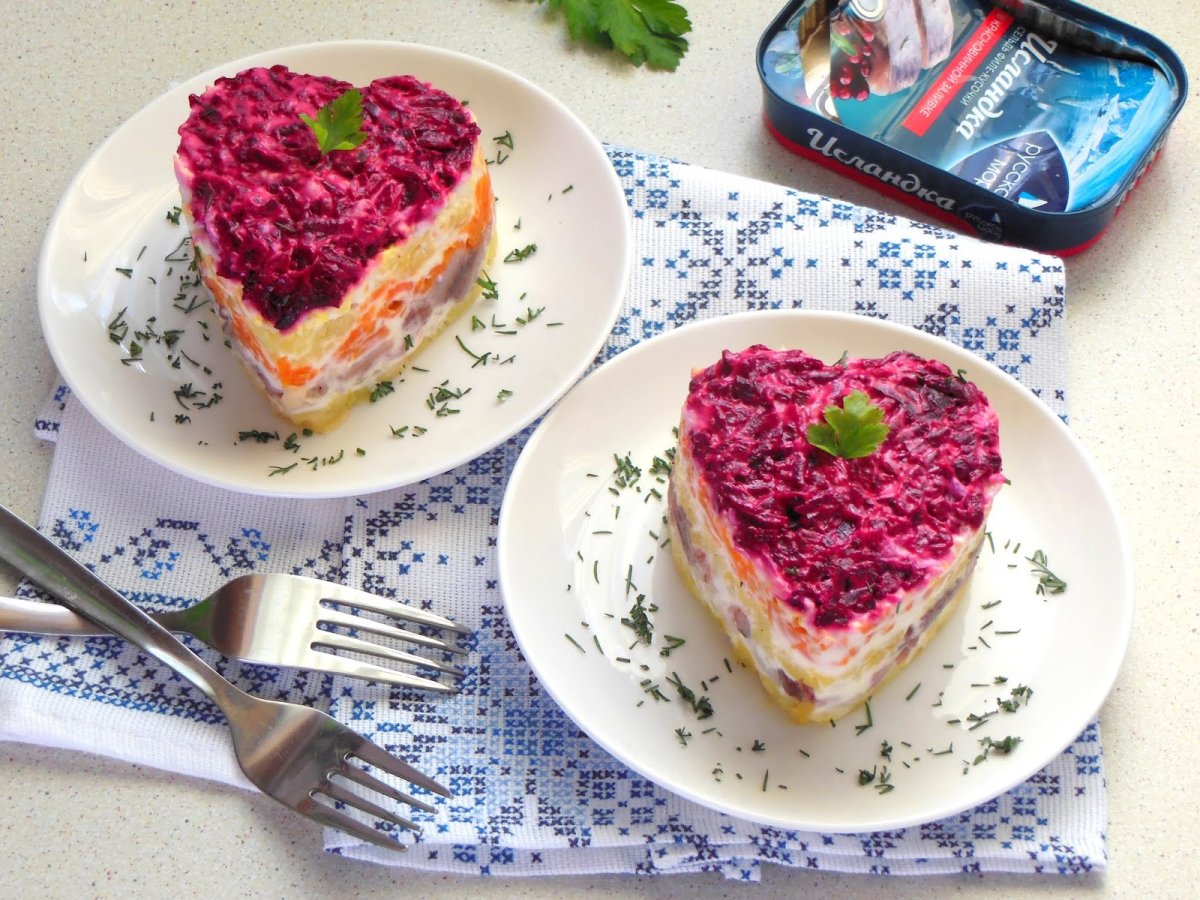 Селёдка под шубой на хлебе