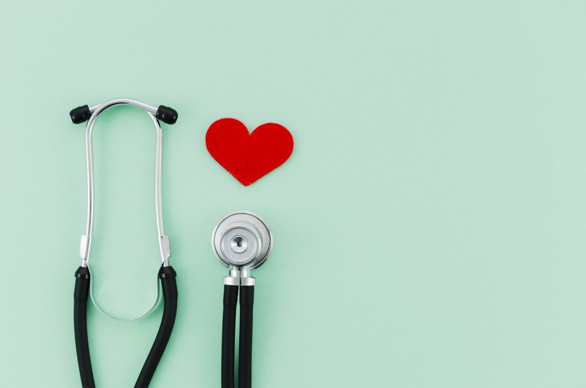 Доктор с сердцем в руках