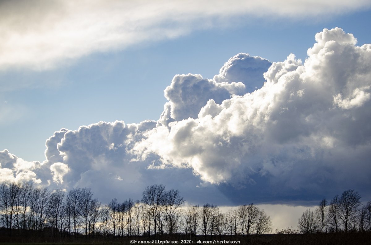 Мощные кучево дождевые облака