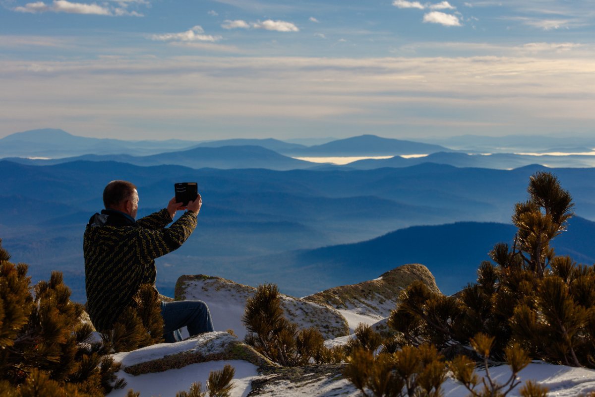 Безмерно величие его силы