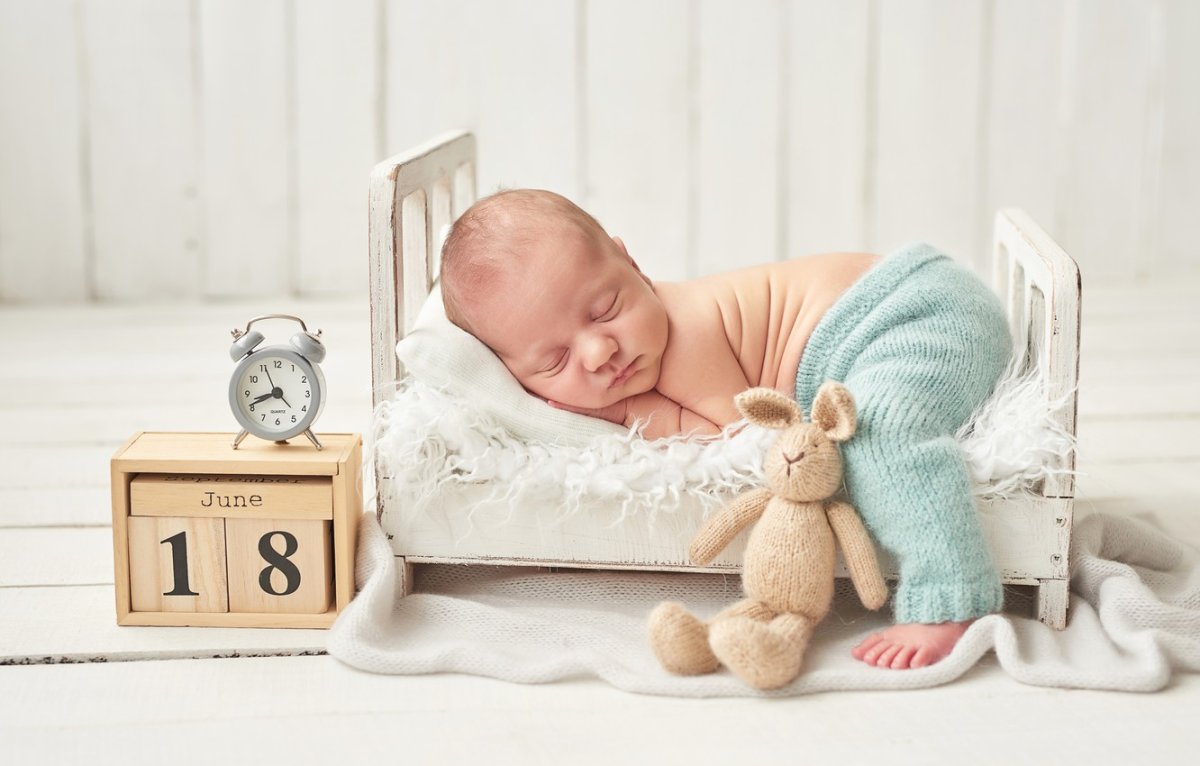 Девушка спит