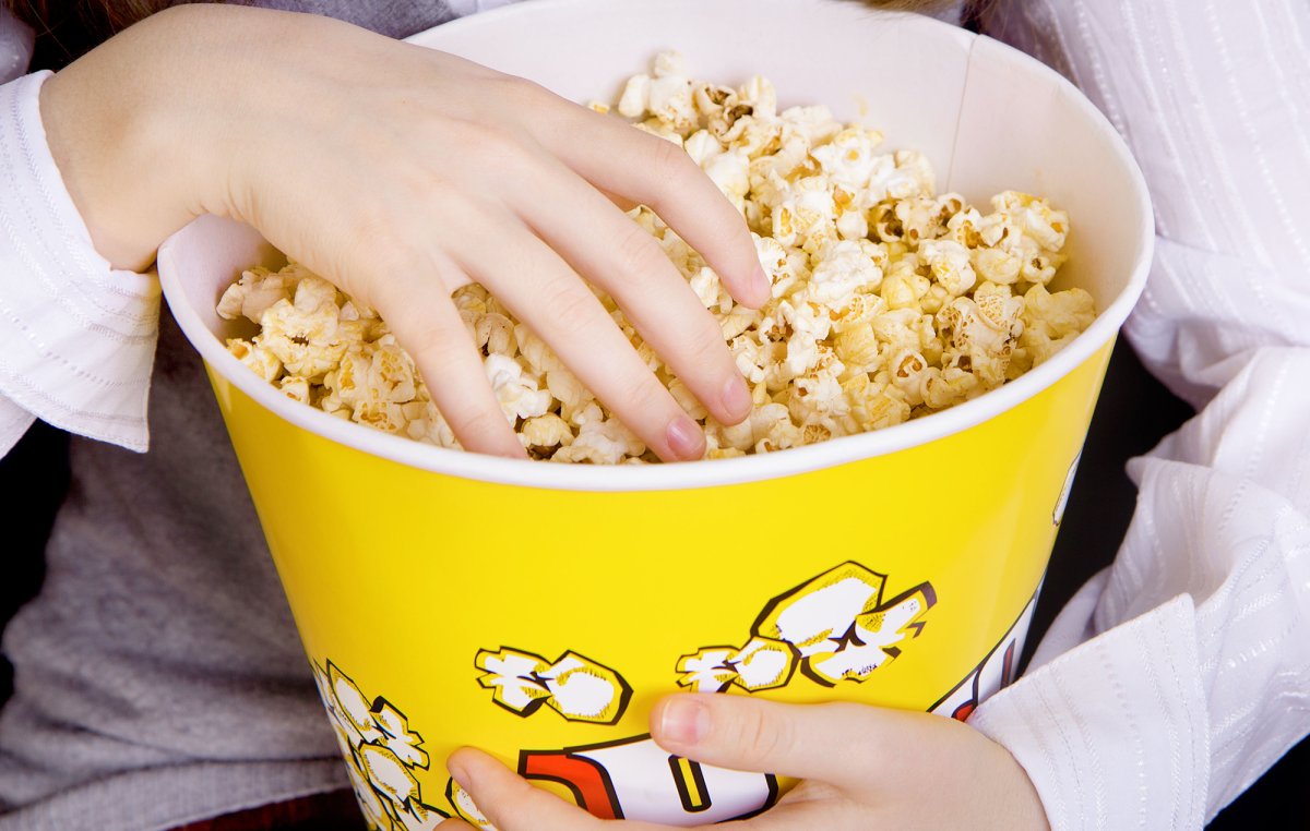 Ведро от попкорна с дыркой