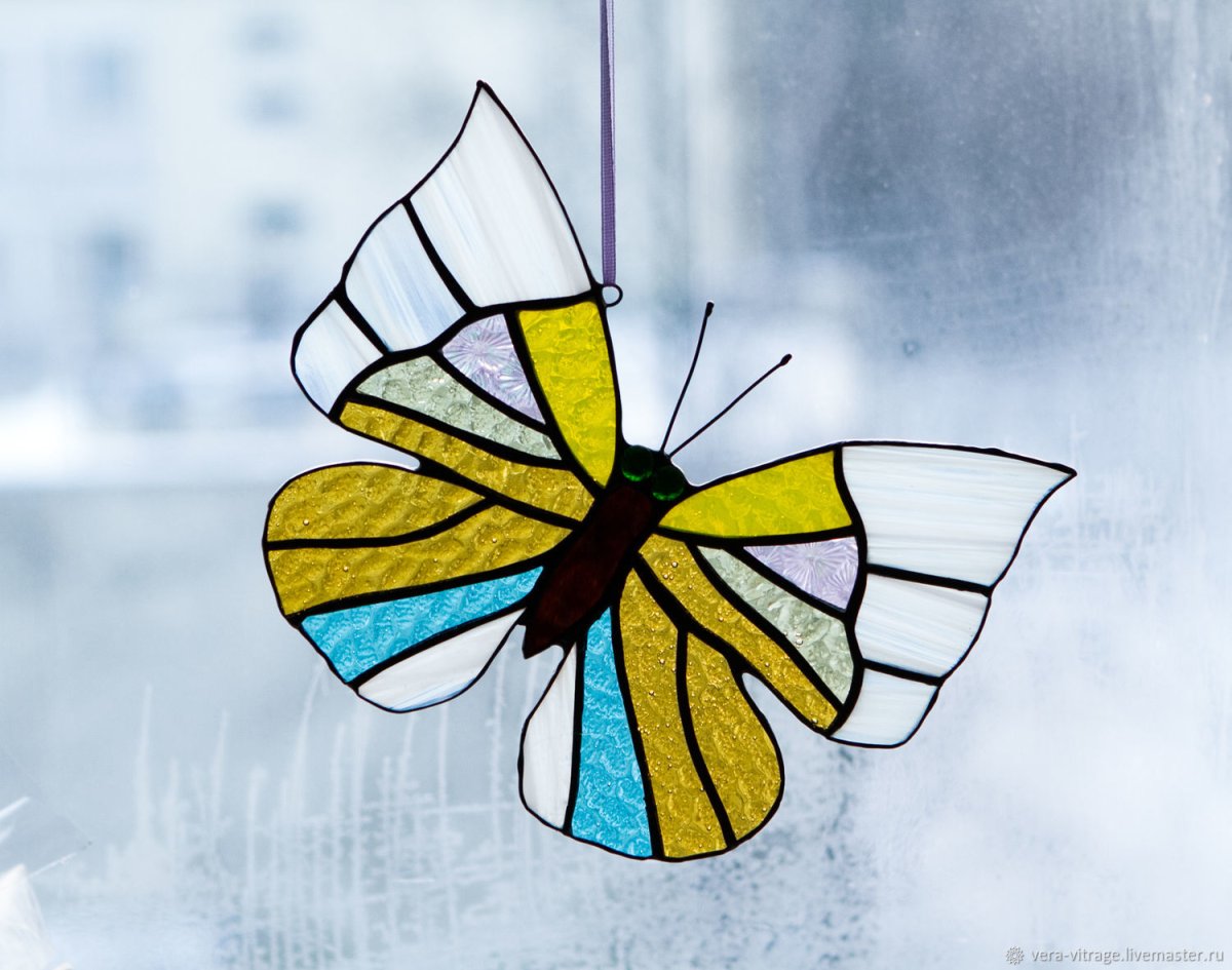 Бабочки витраж акварель