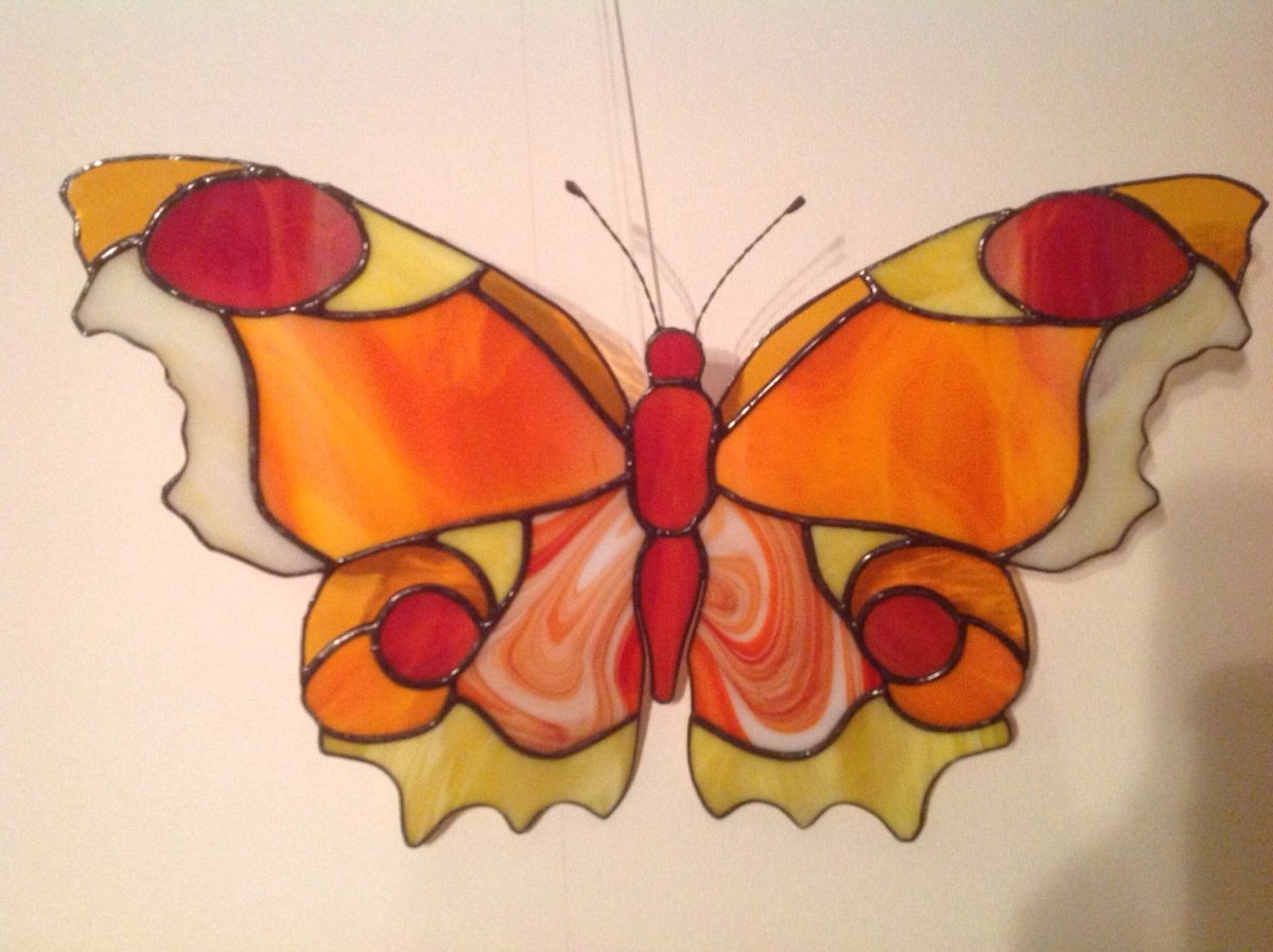 Бабочка из бумажной мозаики
