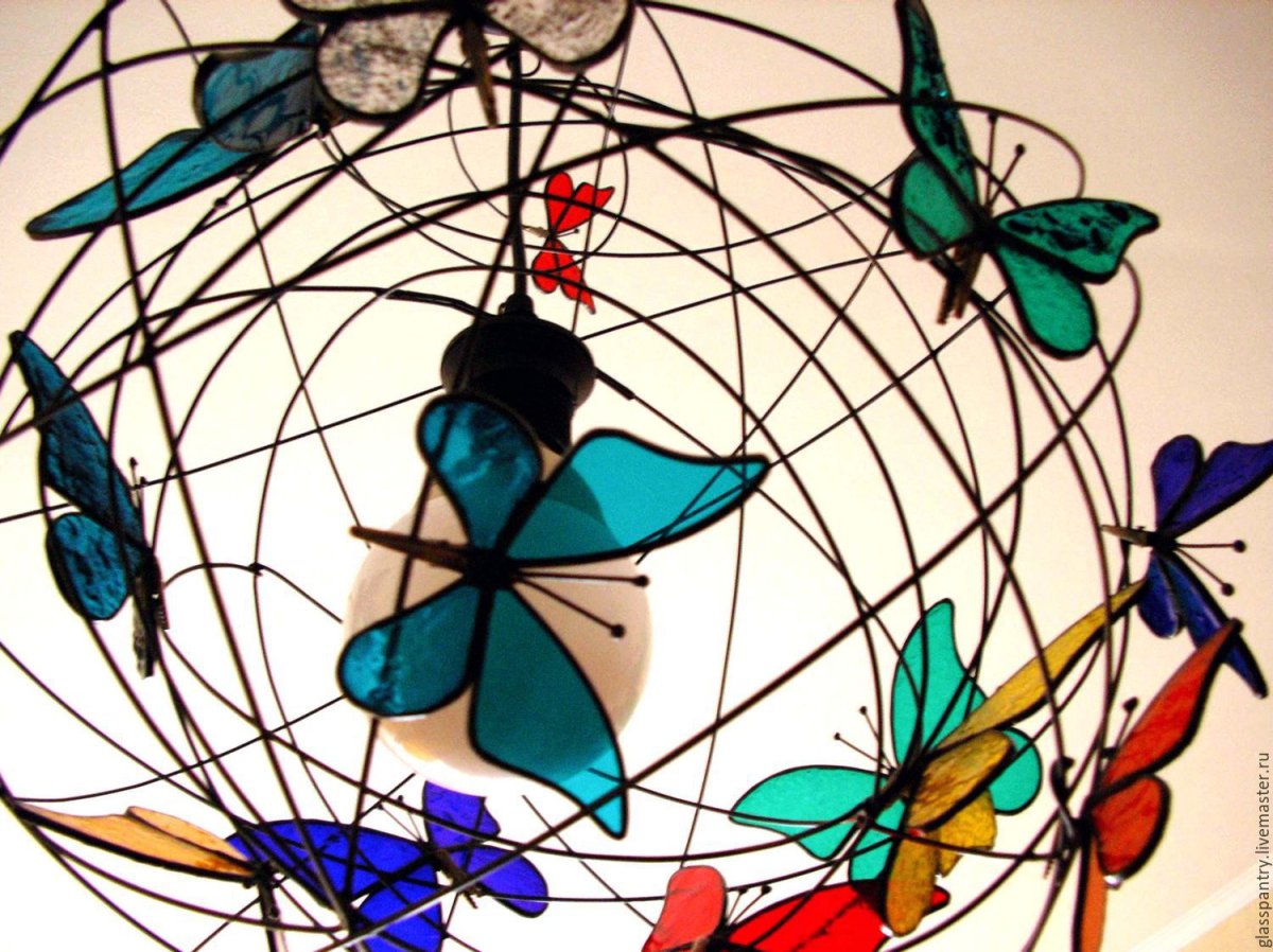 Цветные витражи бабочки цветы