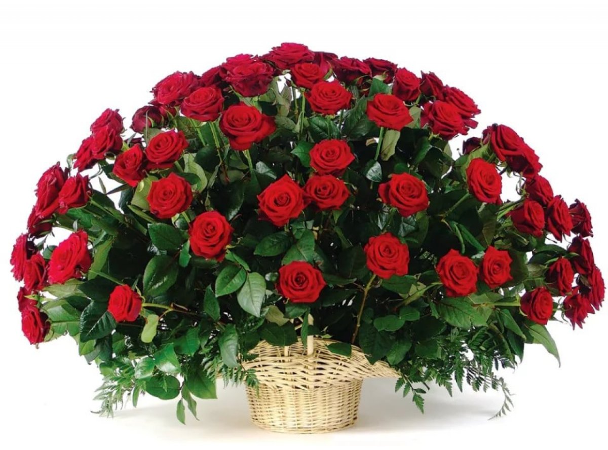 Букет роз в корзине