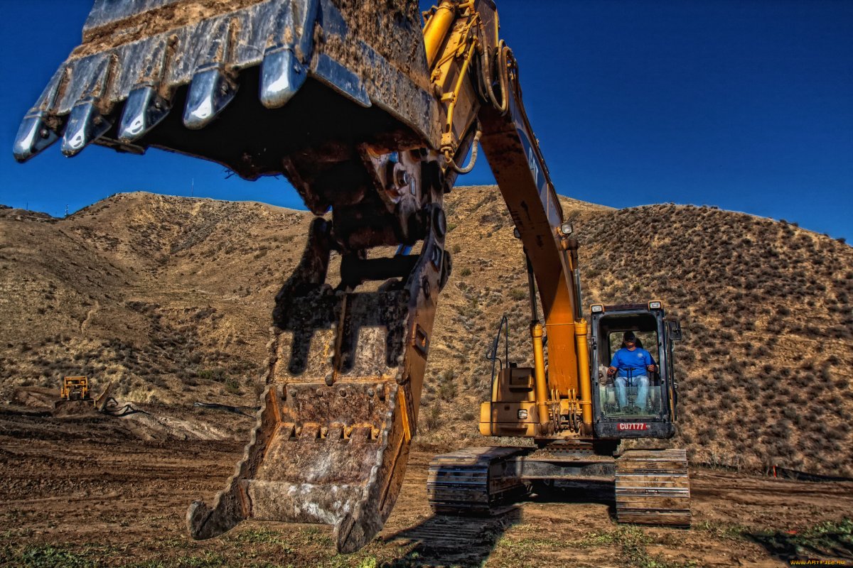 Красивый экскаватор