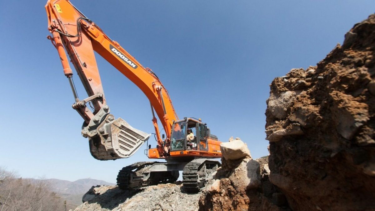 Экскаватор Дусан 530