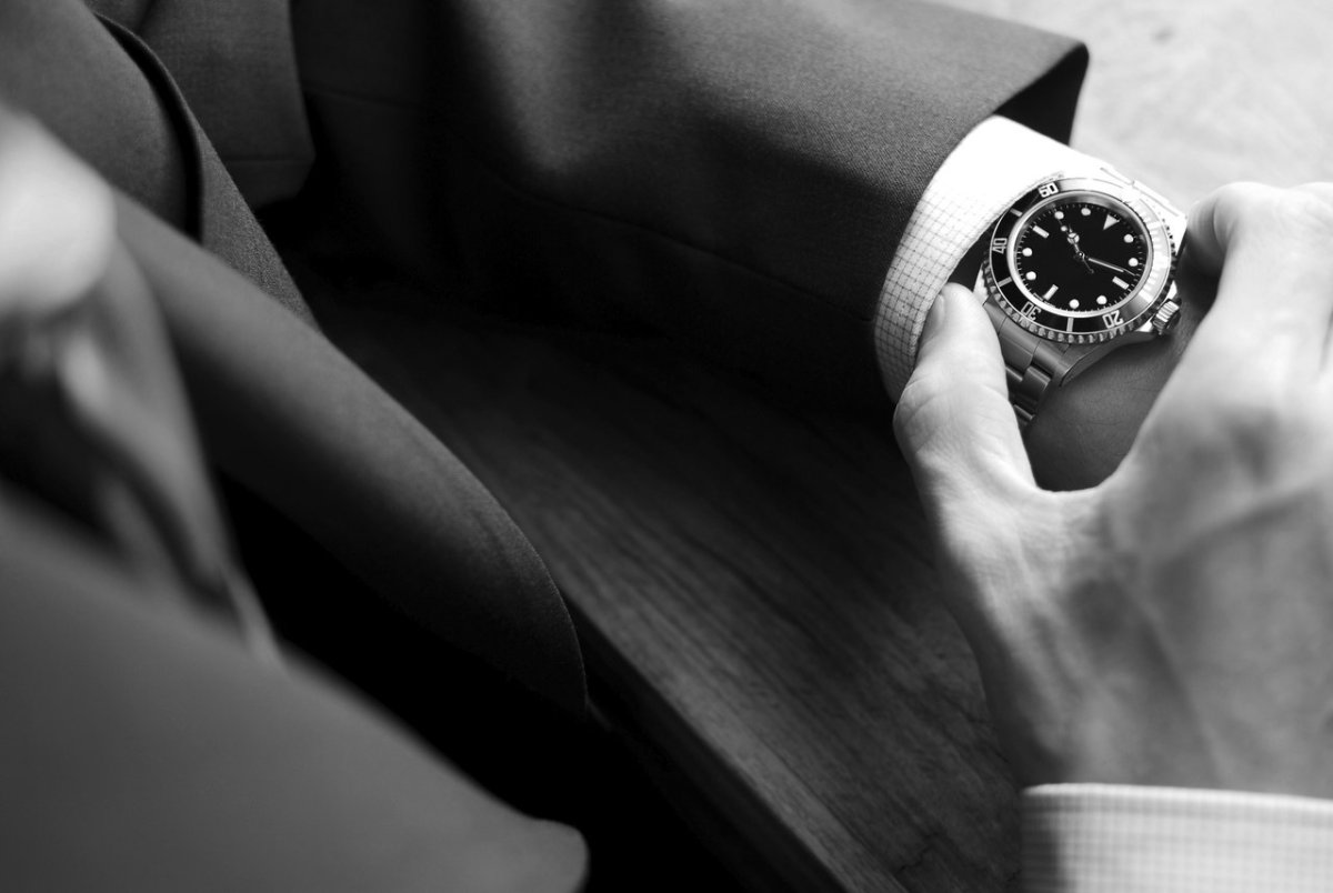 Рука с часами