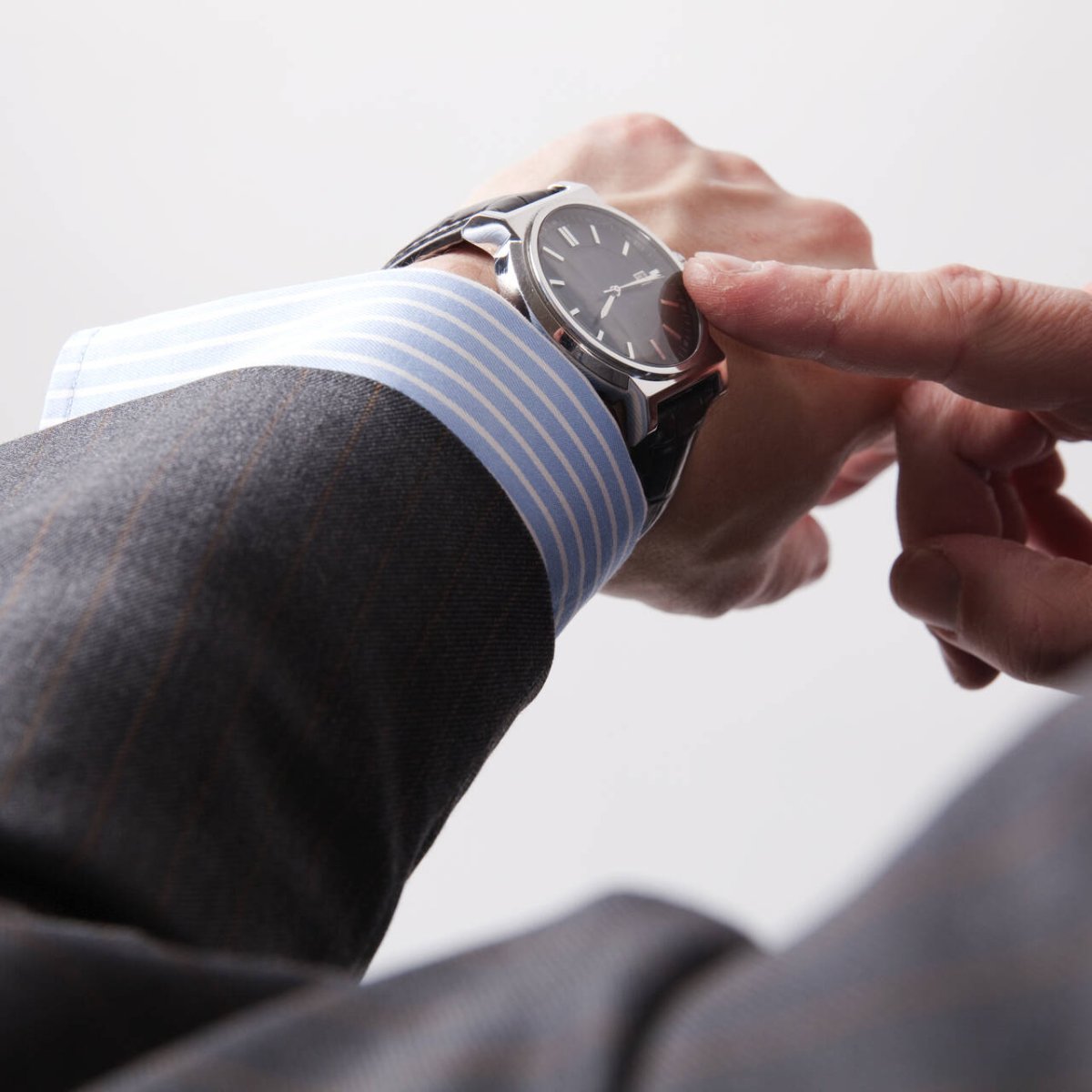 Рука с часами