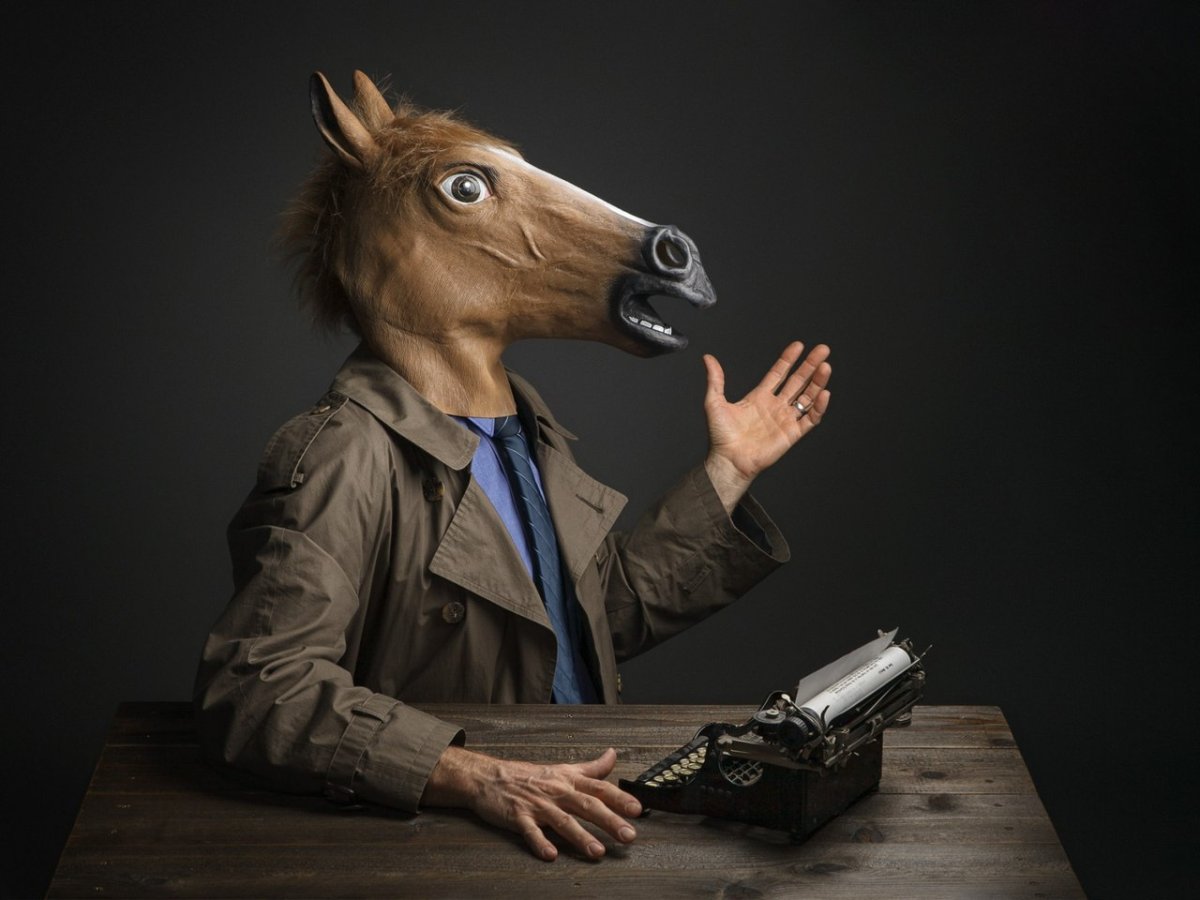 Человек с головой лошади