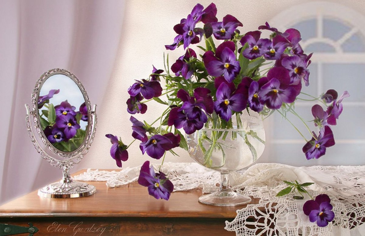 Свадебный букет из анютиных глазок