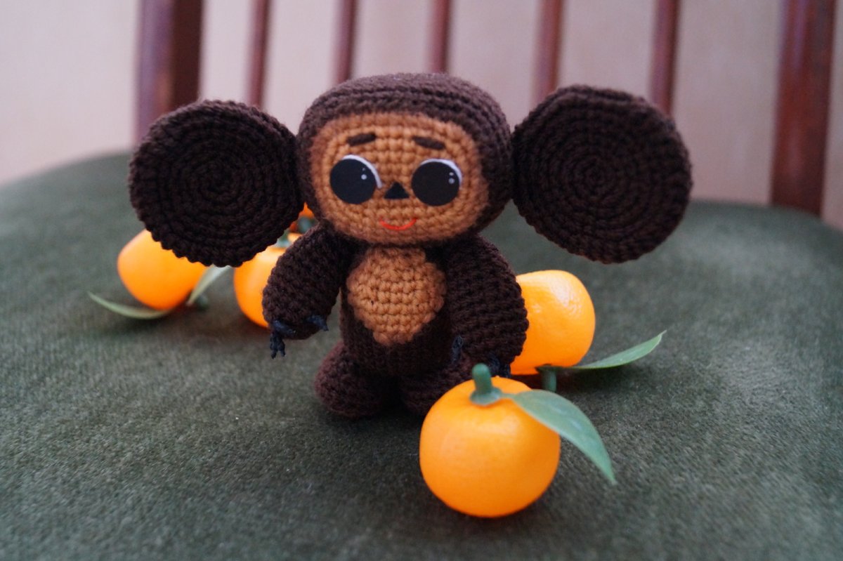 Вязаный Чебурашка