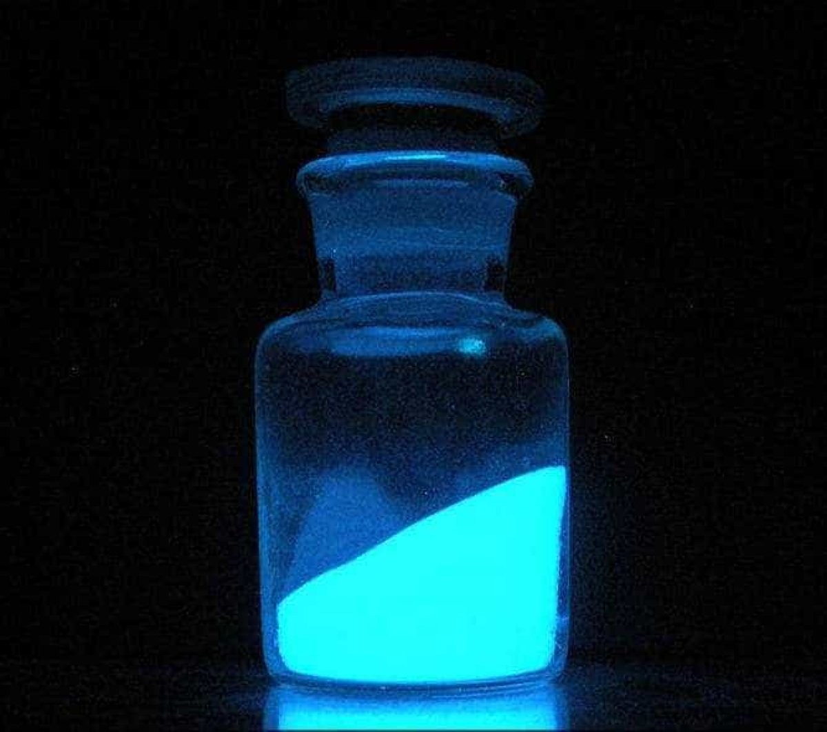 Белый фосфор светится