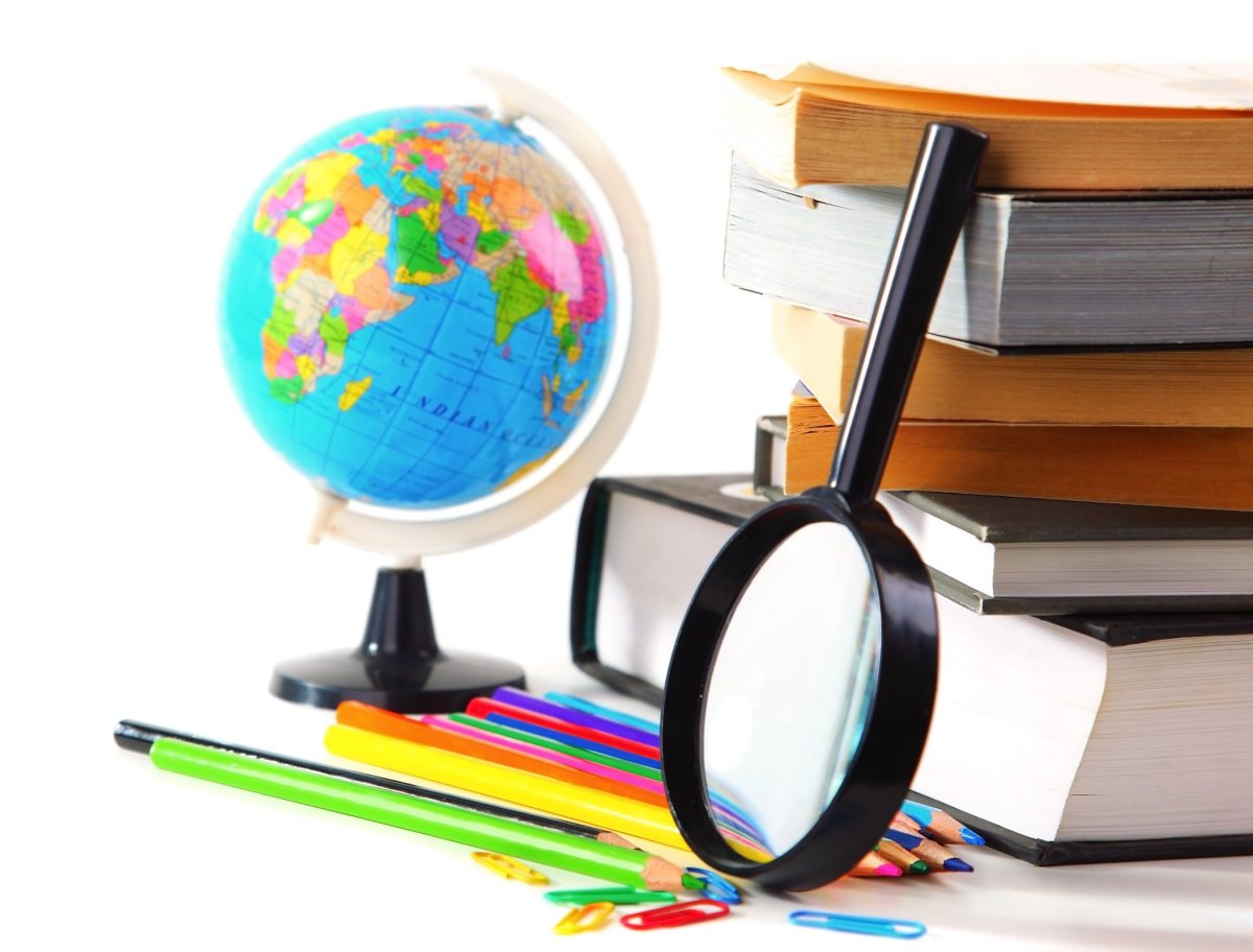 Знания на белом фоне