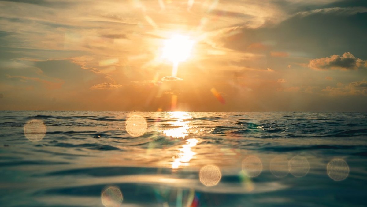 Океан солнце