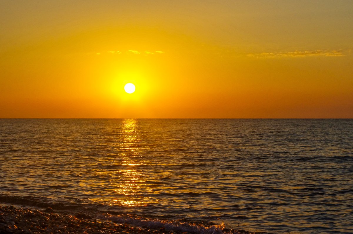 Восход на черном море
