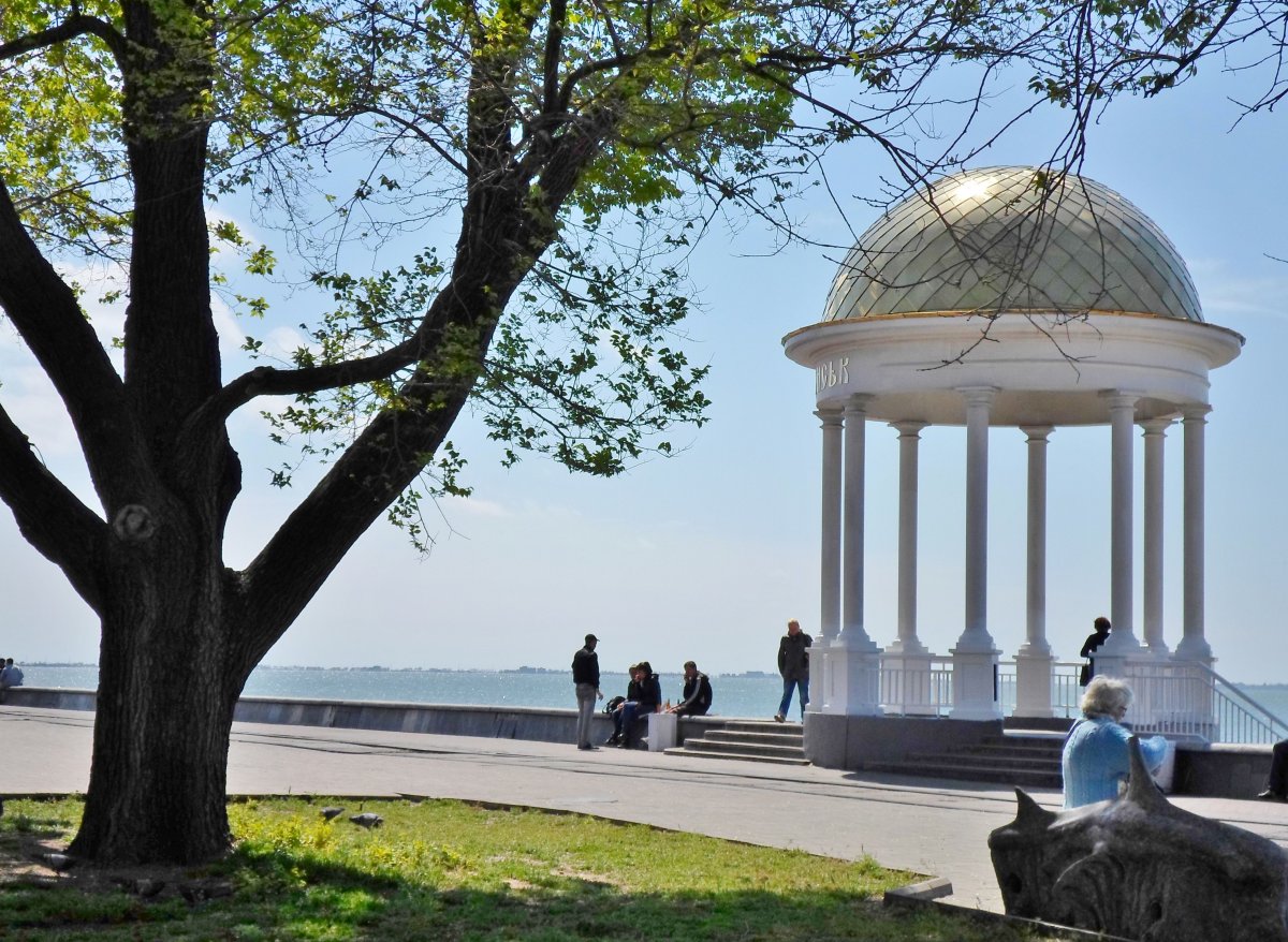 Беседка на набережной, Азов