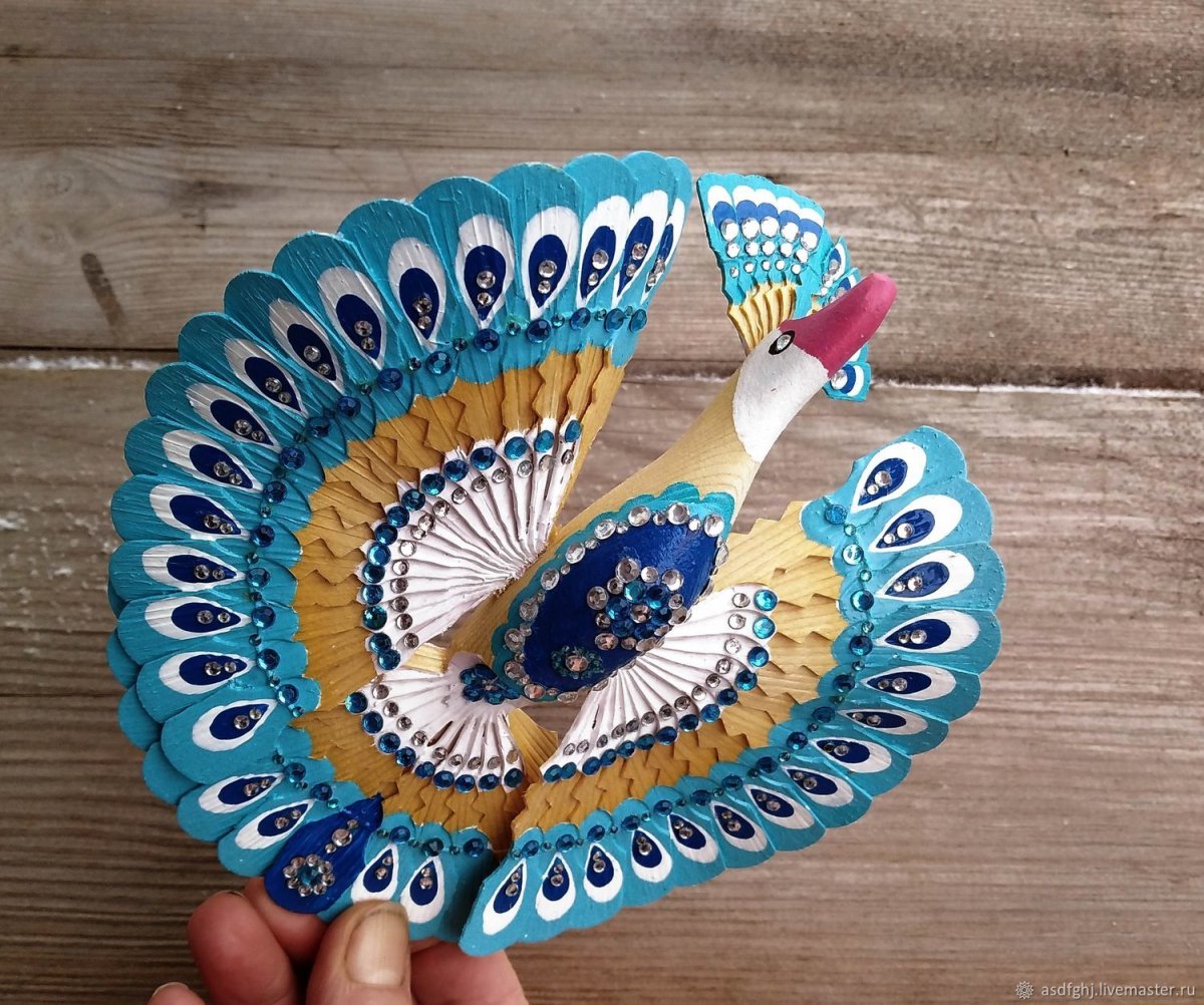 Лилии в виде птицы