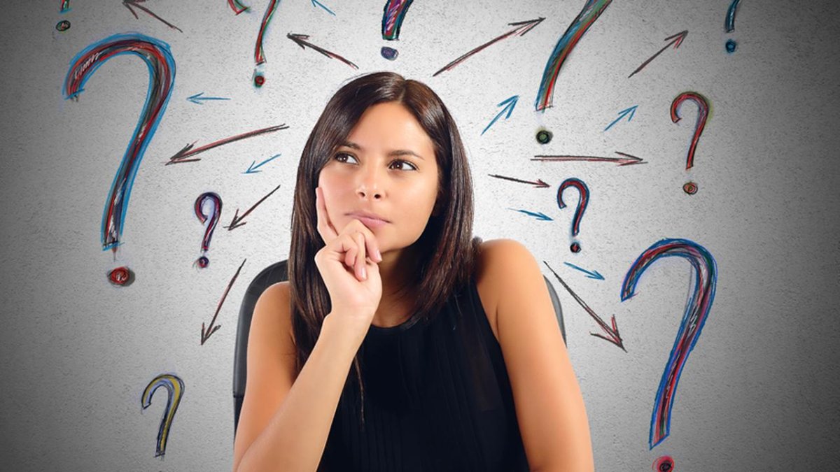 Человек задумался над проблемой