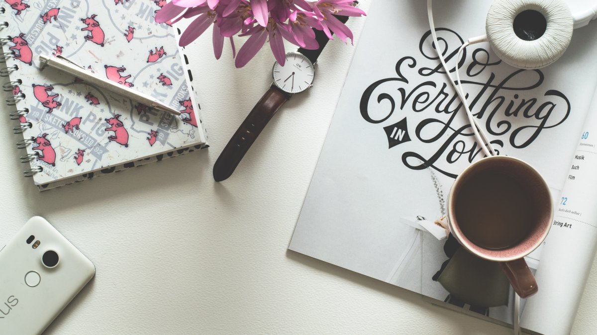 Обои на рабочий стол книги и кофе