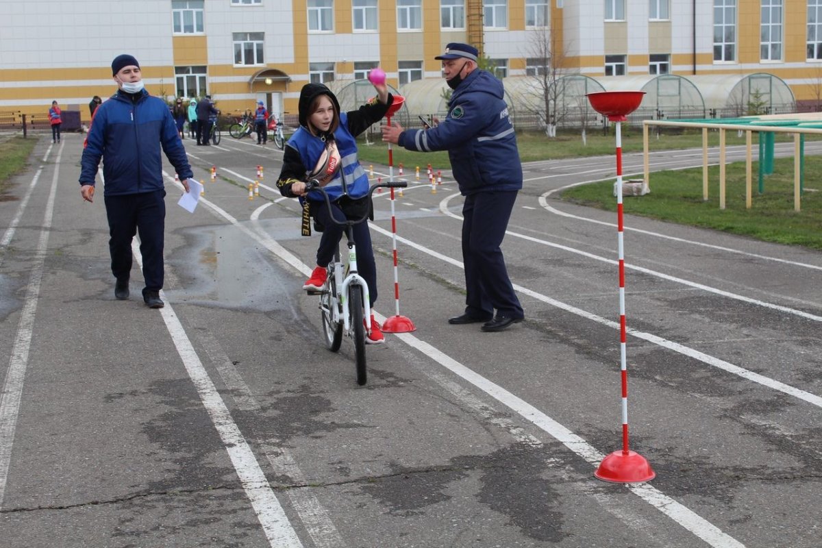 Эмблемы по правилам дорожного движения