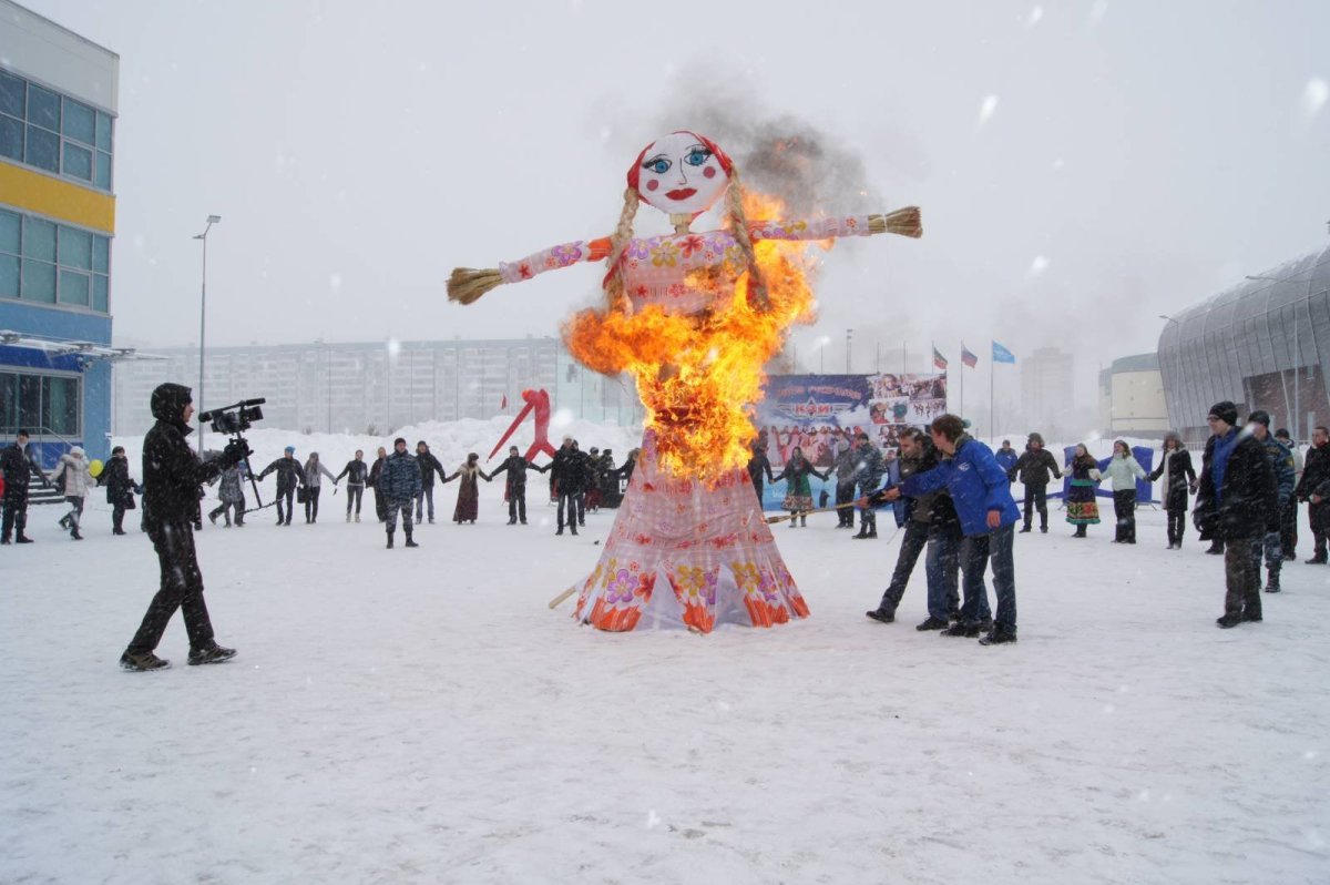 Праздник Масленица сожжение чучела