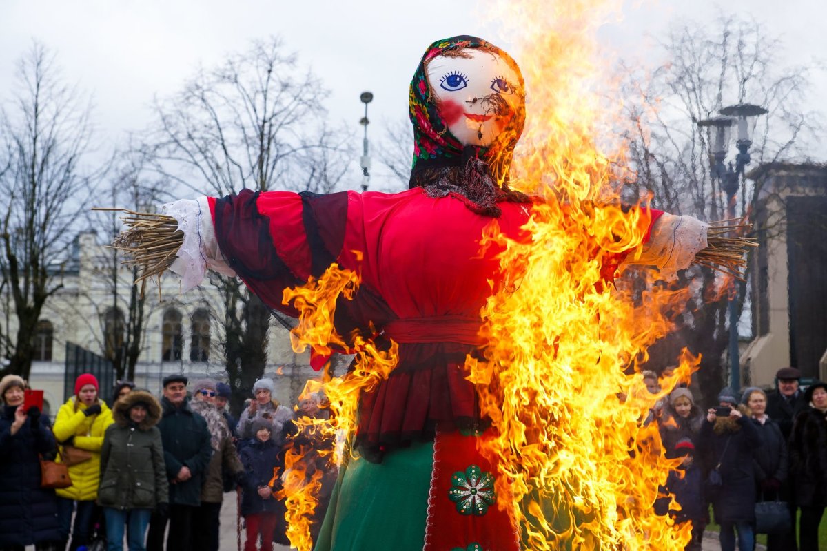 Суриков сожжение чучела Масленицы