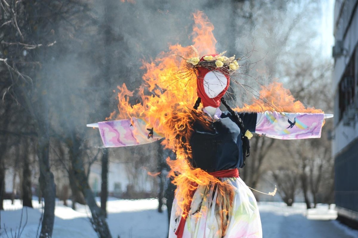 Сожгли чучело короля ночи