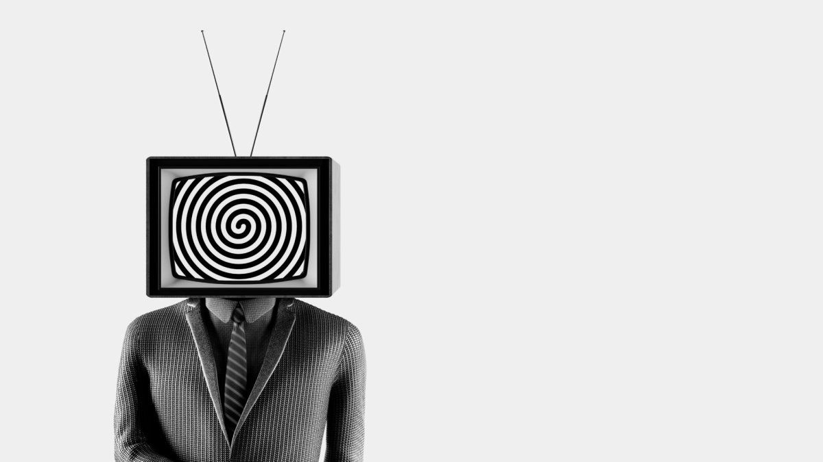 Человек управляет марионеткой