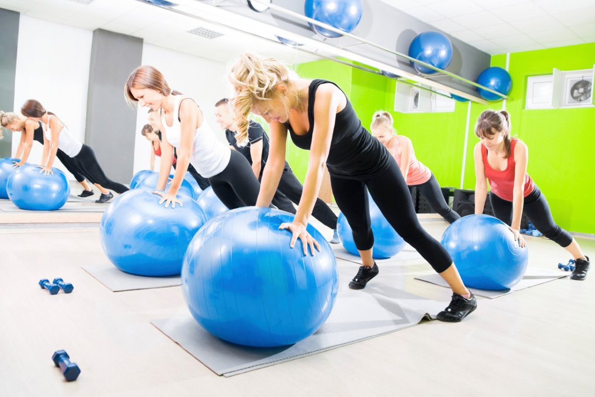 Упражнения на фитболе для грудничков 1 месяц