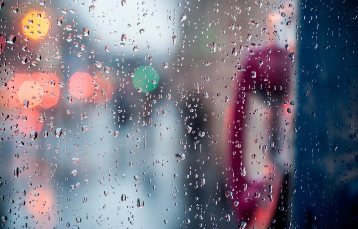 Дождь на стекле