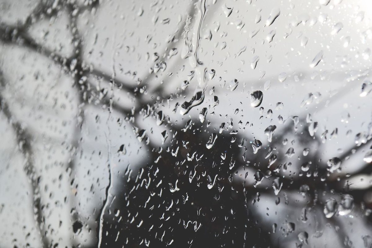 Дождливое стекло