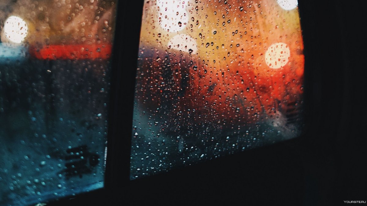 Капли на окне