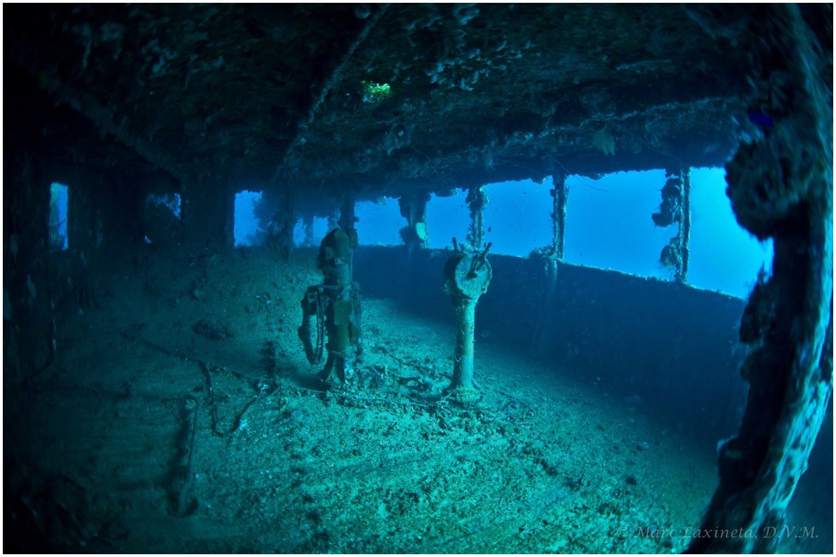 Титаник под водой