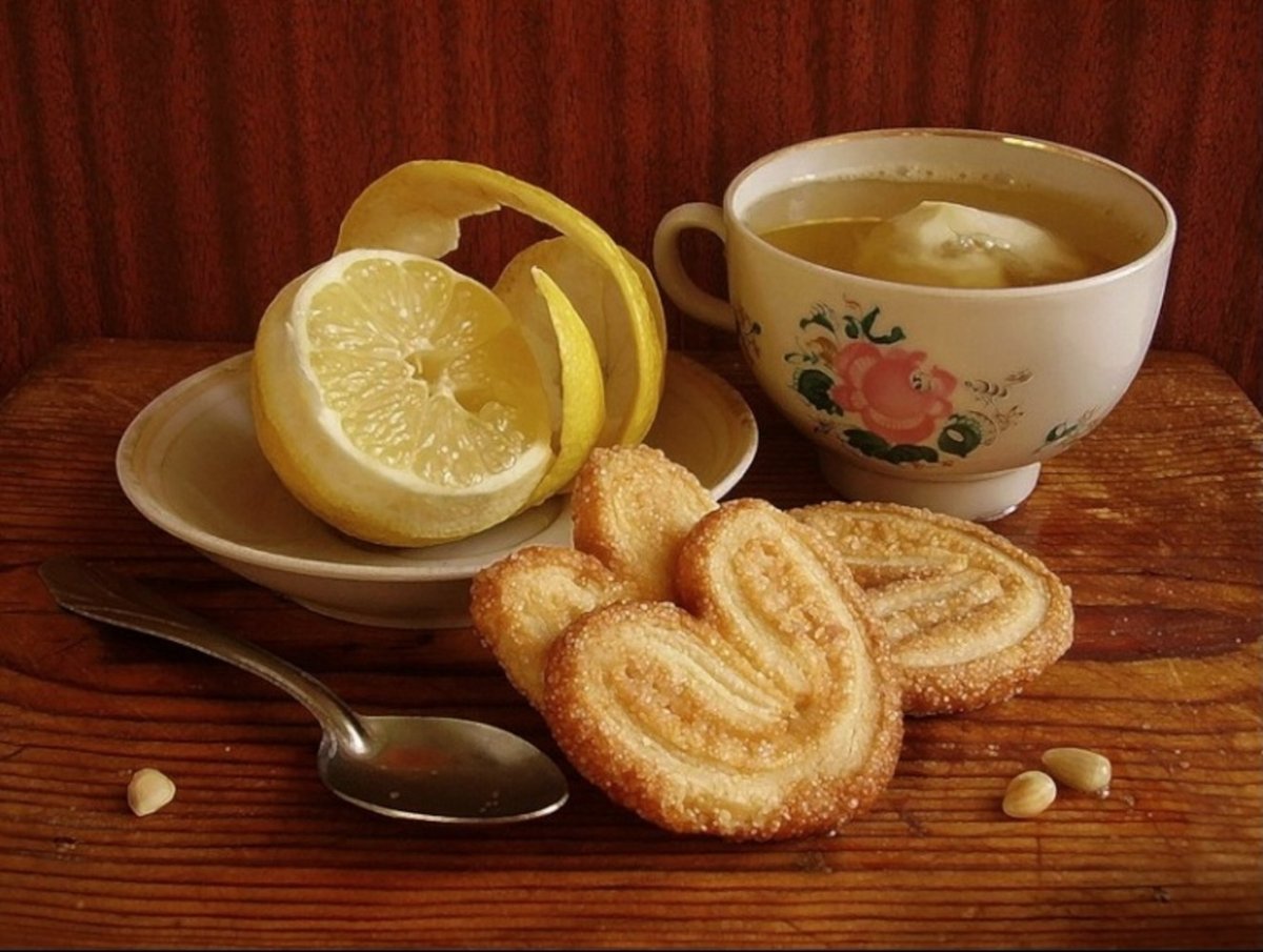 Чай с булочкой