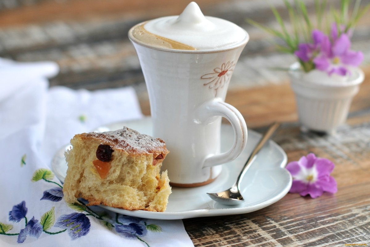 Чай с плюшками