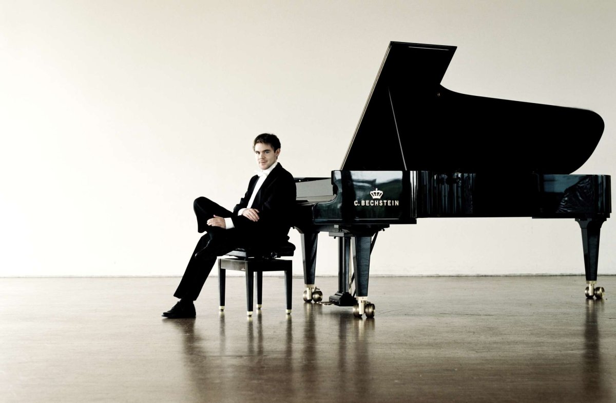 Музыкант пианист