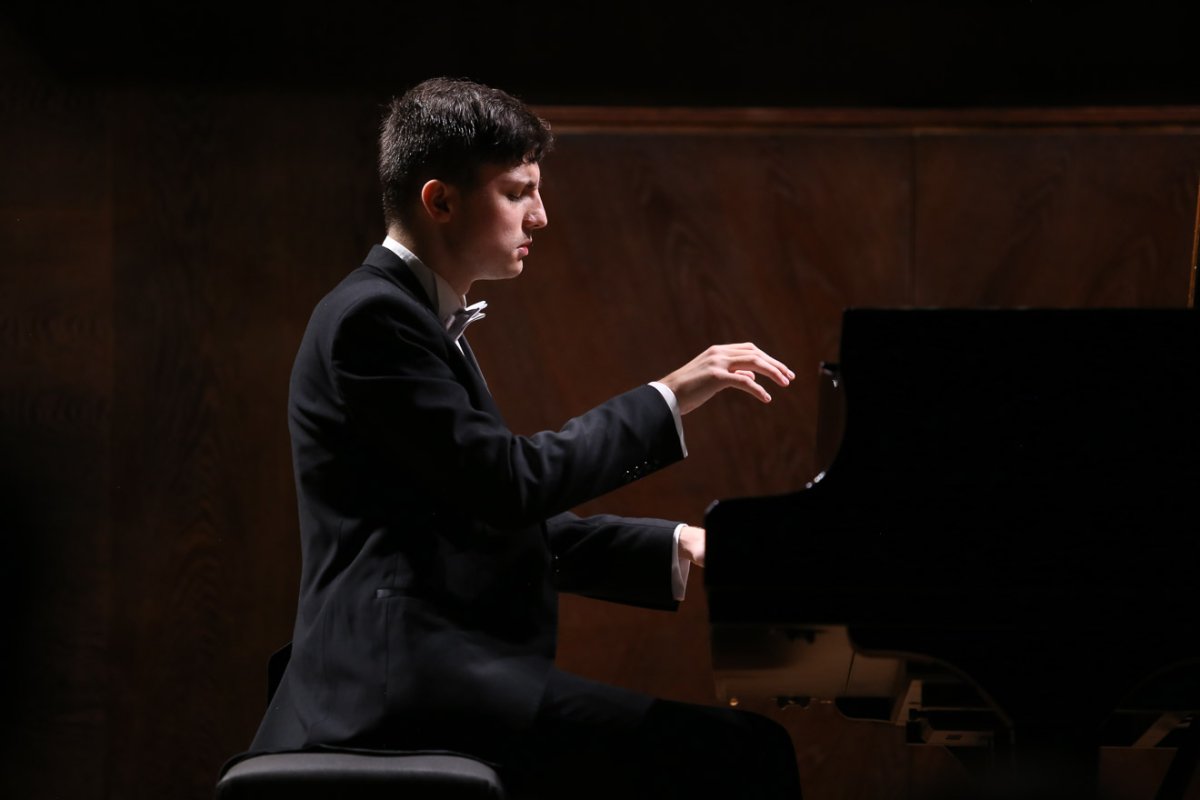 Пианист Николай Кузнецов в Новосибирске