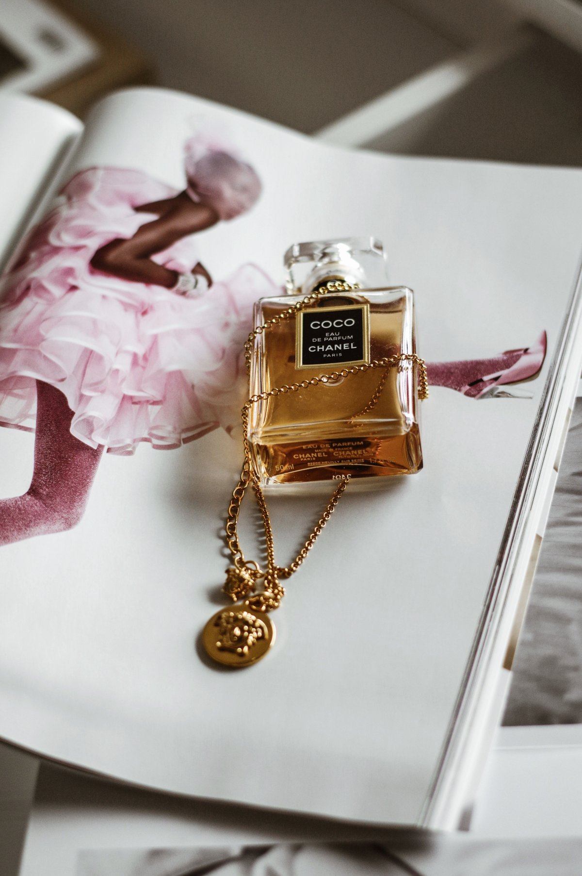 Коко Шанель Версаче