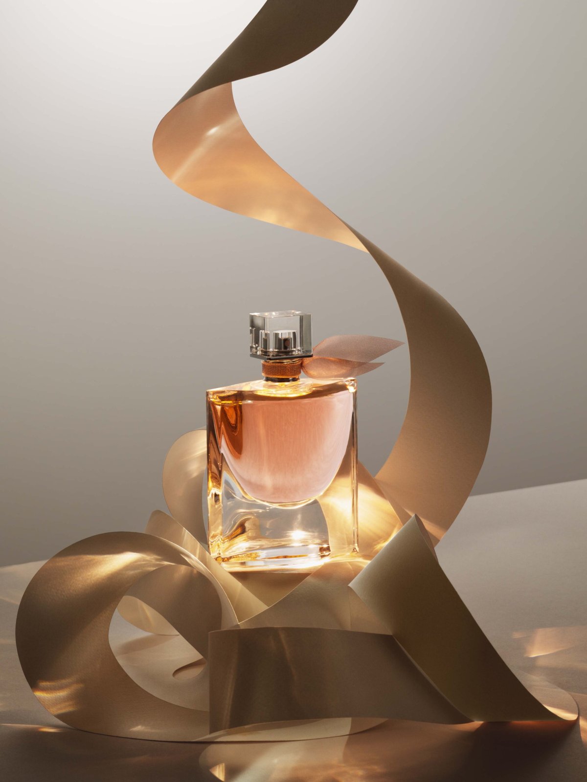 Ланвин эклат в руке