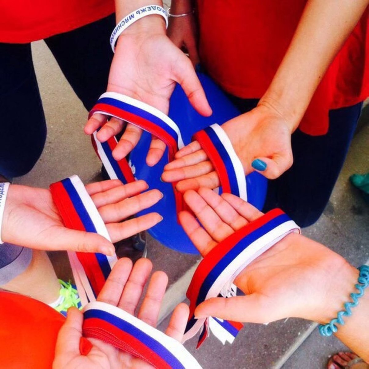 Россия надпись