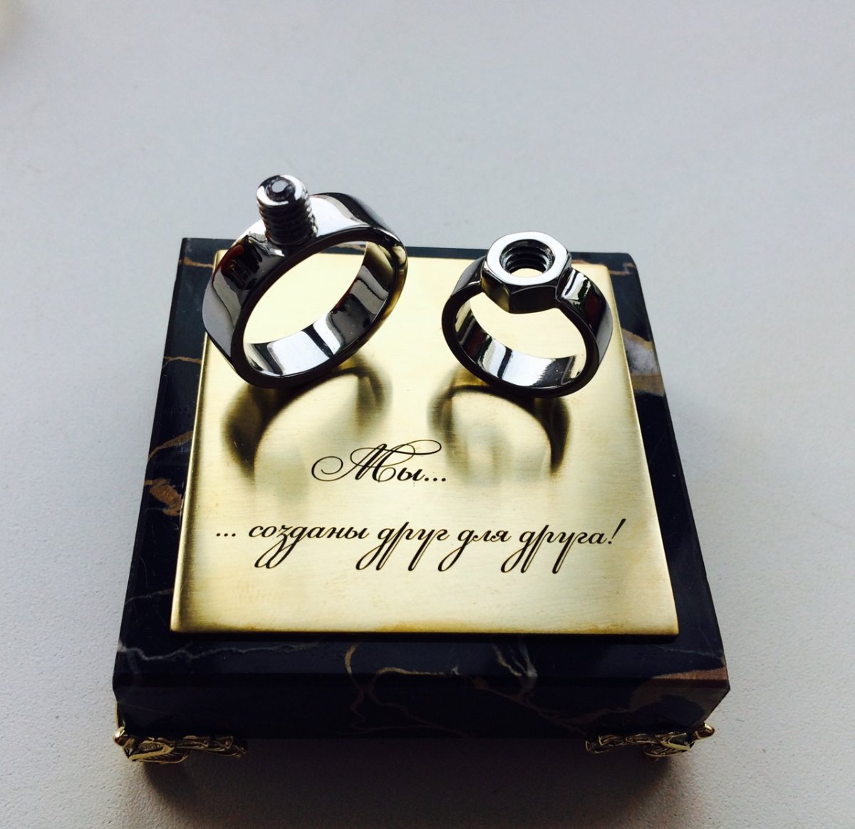 Бронзовая статуэтка лебеди