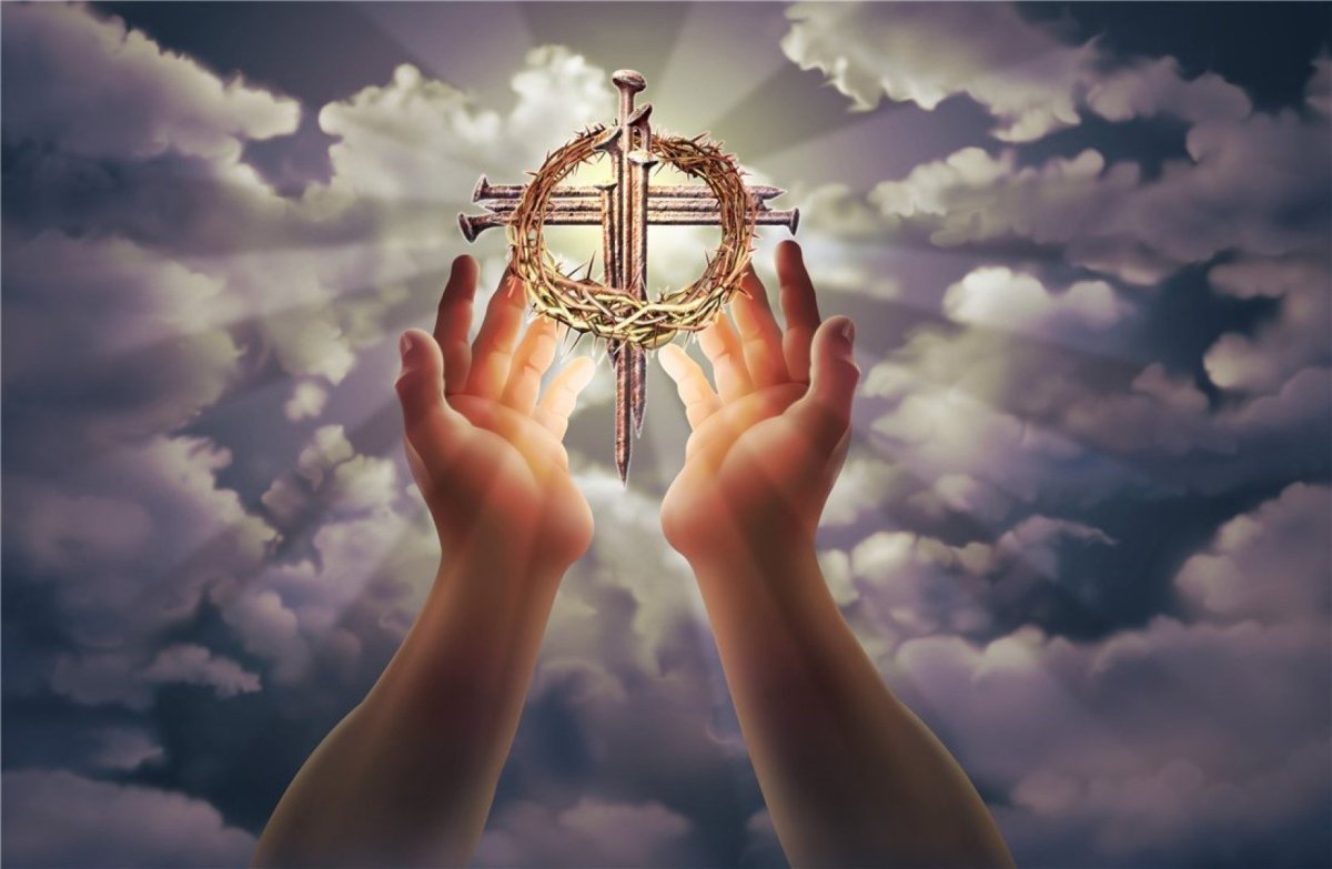 Храм на фоне неба