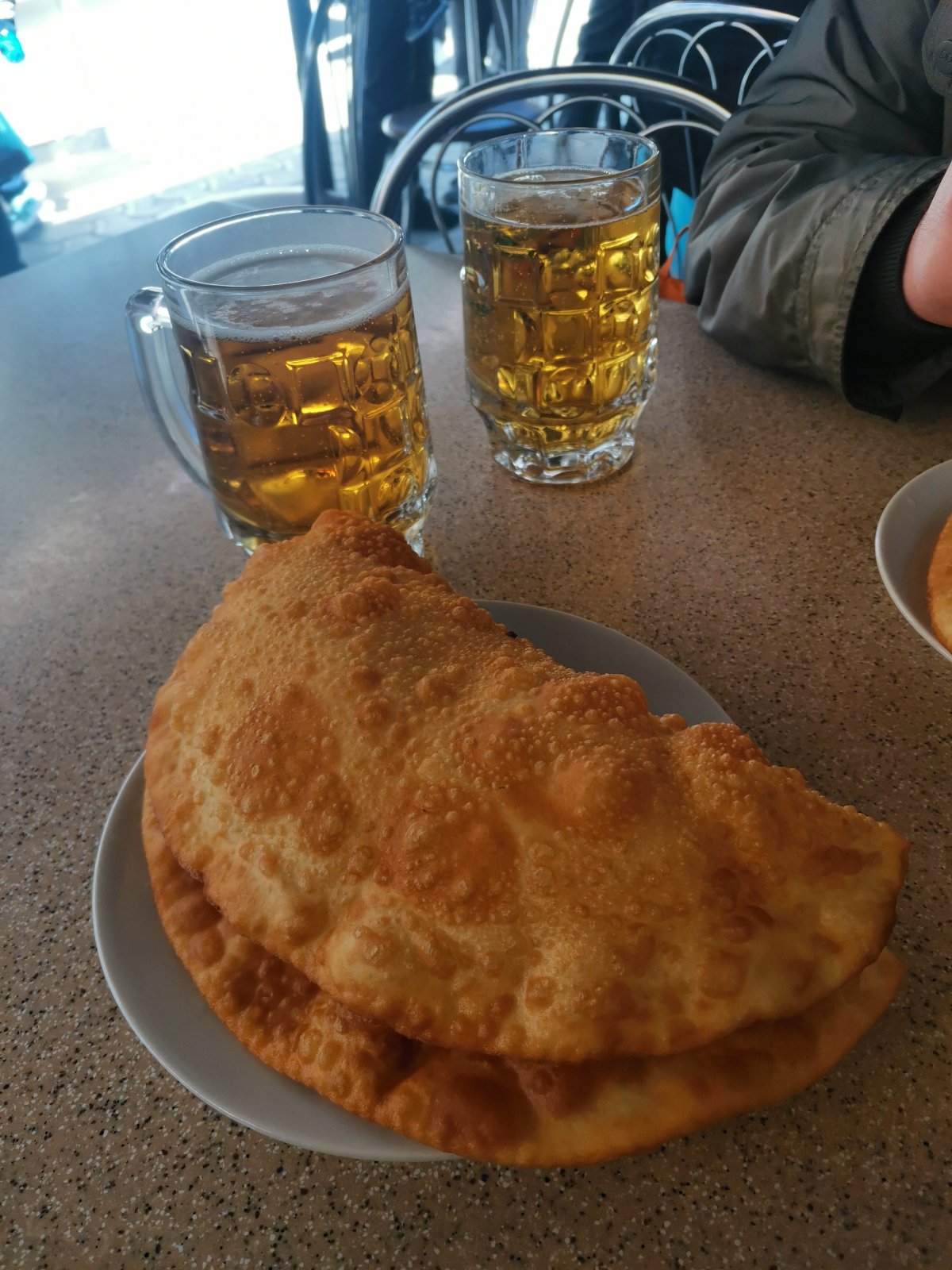 Чебуреки жареные