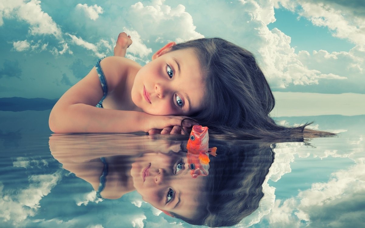 Девочка мечтает