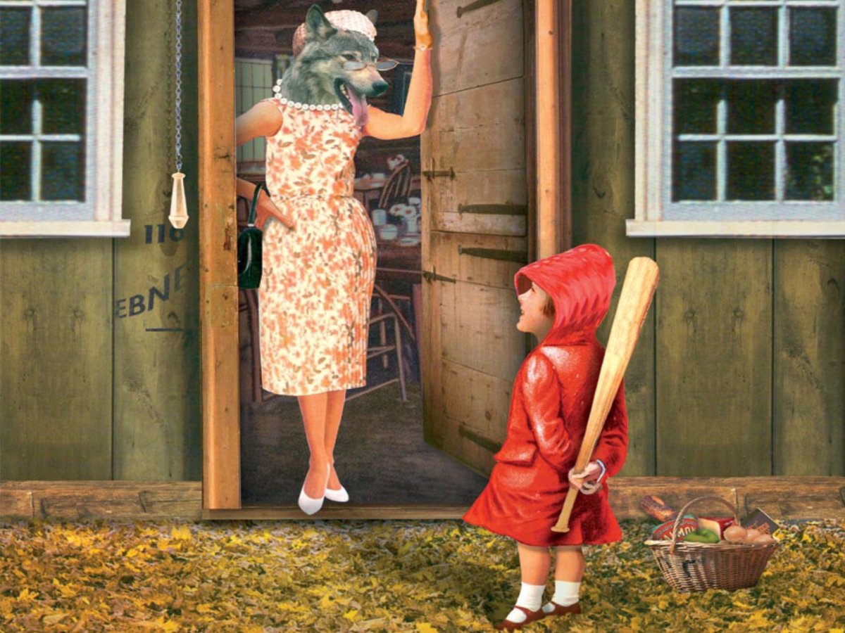 Красная шапочка у двери бабушки